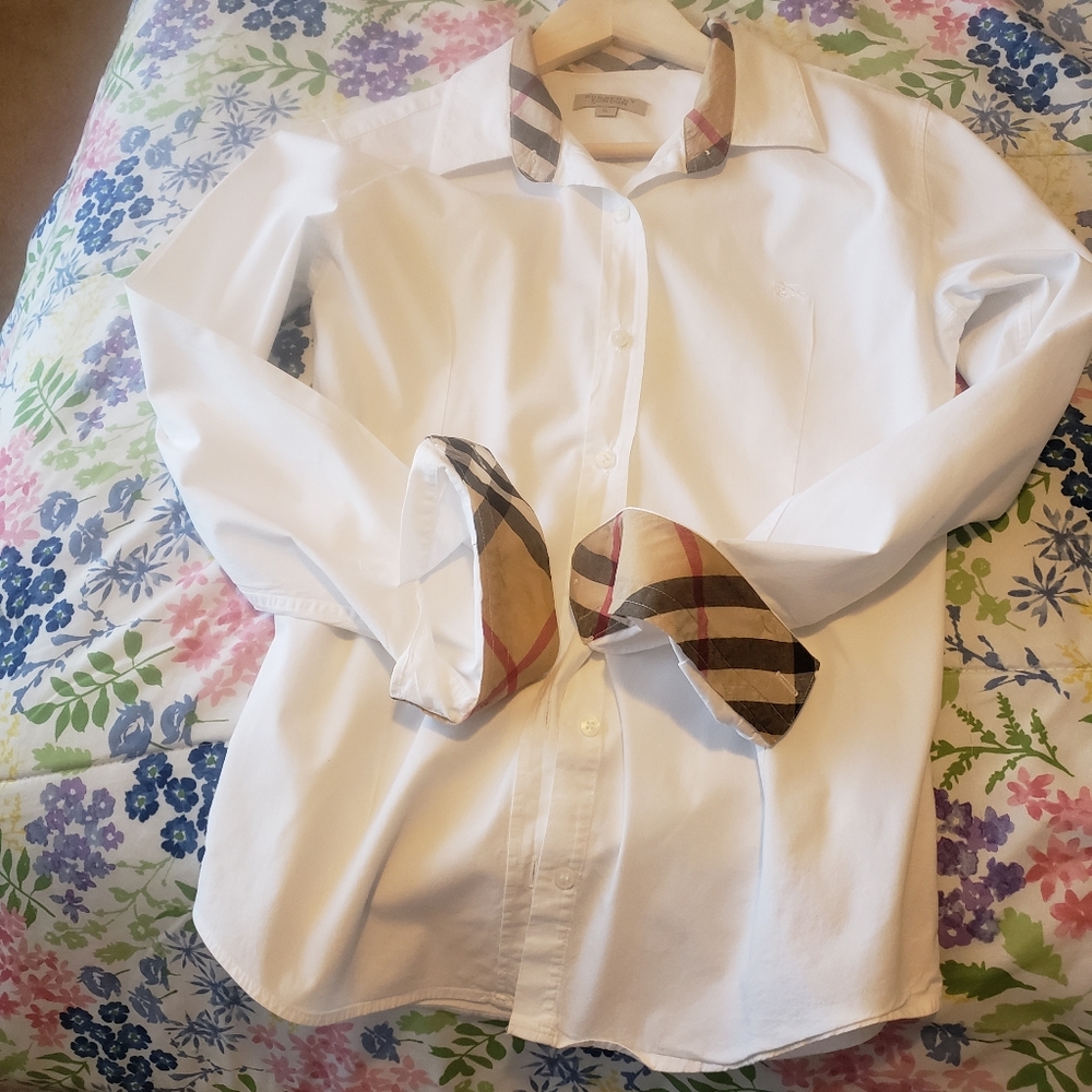 Burberry shirt womens xl but fits more like a medi